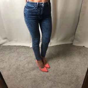 Taylor Hill by Joe’s Jeans